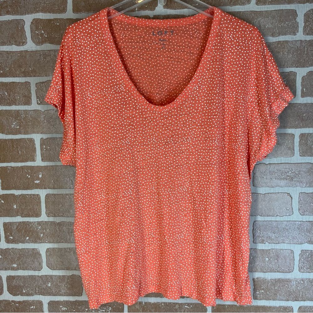 LOFT Coral Dot V-Neck Short Sleeve Top